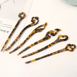 Zoe Wing Hairspin -Goldwell store https media prod eu 1.mirakl.net SOURCE b3fa09a48f764930b754c9f5defc8722