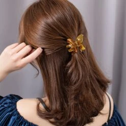 SOHO Nou, Haarclip -Goldwell store https media prod eu 1.mirakl.net SOURCE b8734dc96ae34b1694ce21b2df100257